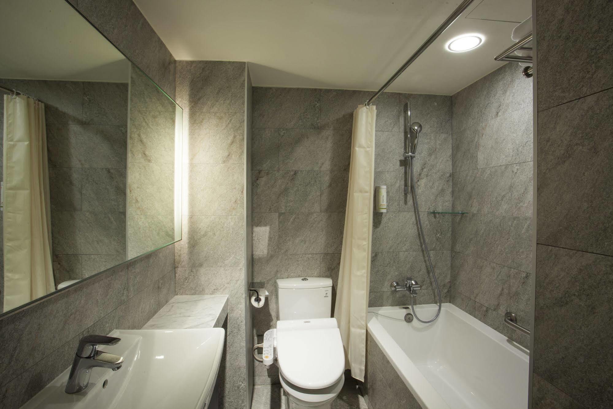 Citizen Hotel Taipei Extérieur photo